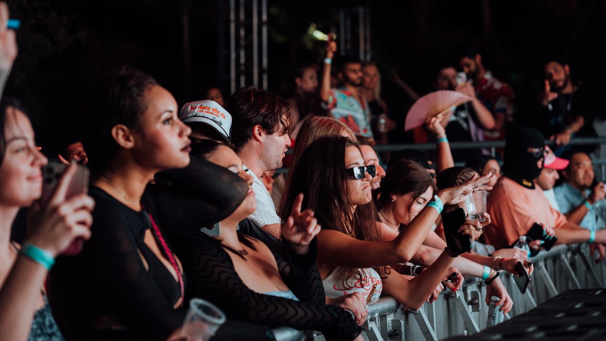 RareVibesAVClub's tweet photo. THANK YOU, everyone, for an extraordinary year together on the dancefloor!⚡️ 🎁👀✨

 We hope you have a magical holiday season with family &amp; friends, and cannot wait to reunite with you all in 2023. ❤️

#EDM #NFTCommunity #Blockchain https://t.co/8oTw84lnjU