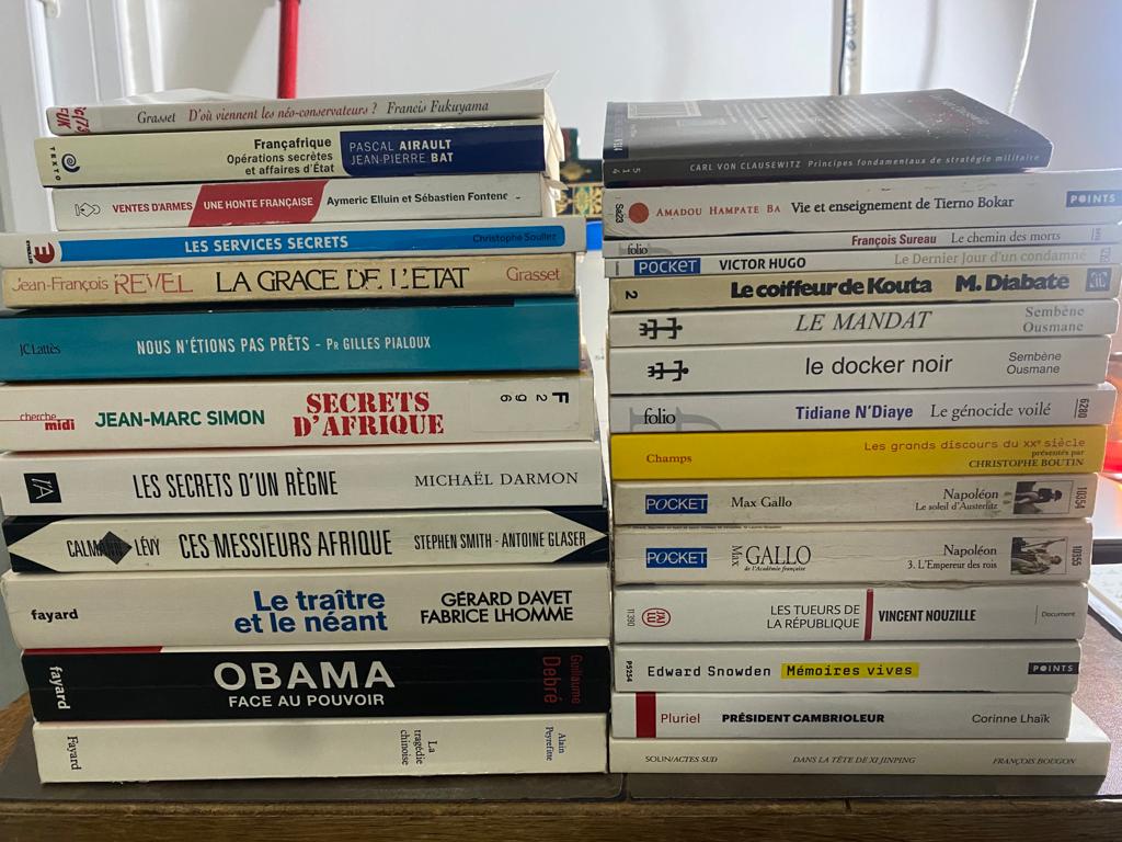 HamedSoroKevine's tweet photo. Cette année, j'ai pu lire 33 livres. Al hamdoulillah. 

L'an passé, c'était à peine 16. Je me remettais à la lecture, après 2ans compliqués, suite à mon arrivée en France. 
Mais là, j'ai repris le rythme, grâce à @LoukiGirl . Ses posts m'ont trop boosté https://t.co/7UNWRZRI1g
