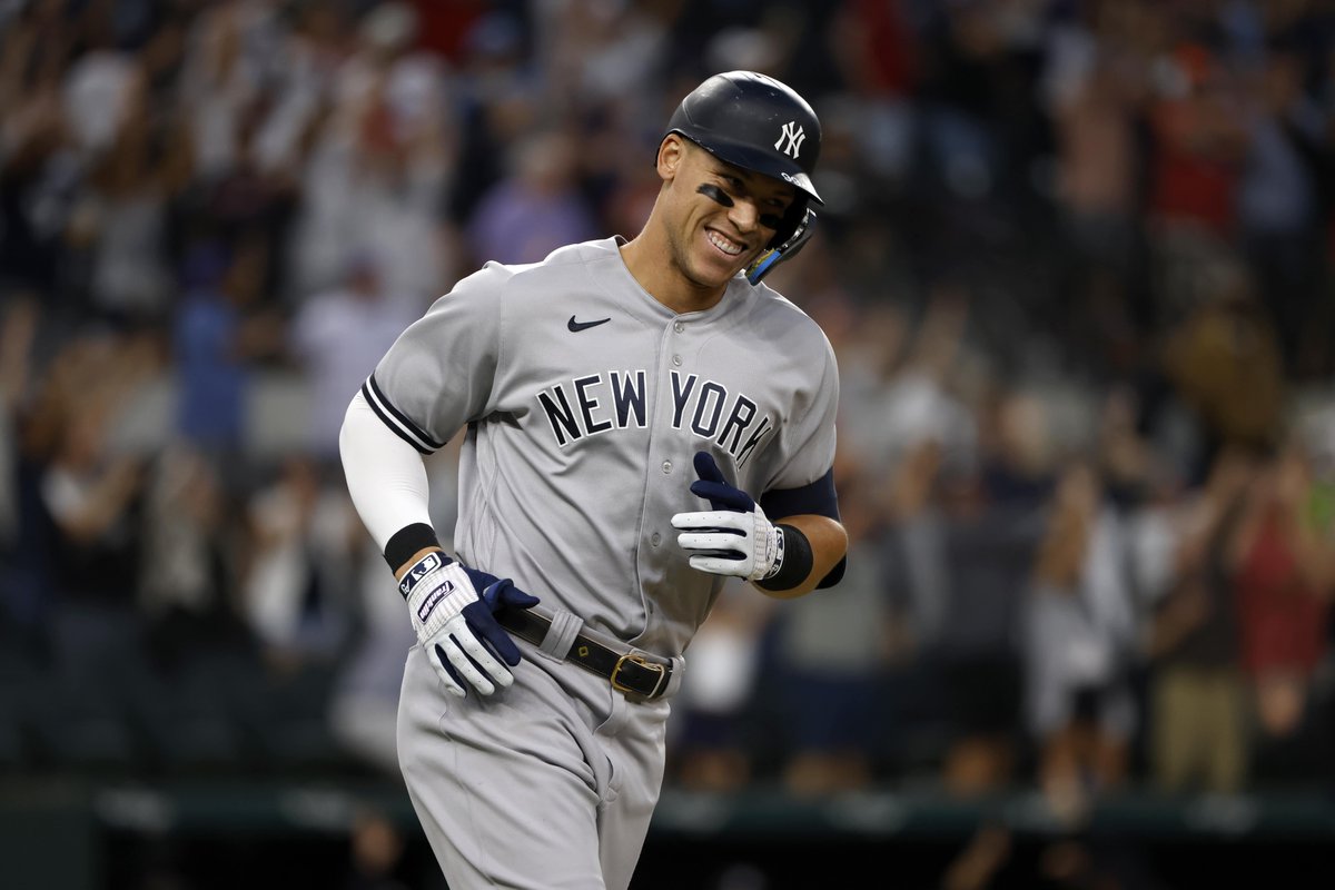 BleacherReport's tweet photo. Aaron Judge has been named the AP Male Athlete of the Year, beating out Shohei Ohtani and Stephen Curry ⭐️ https://t.co/fztxeRrNOU