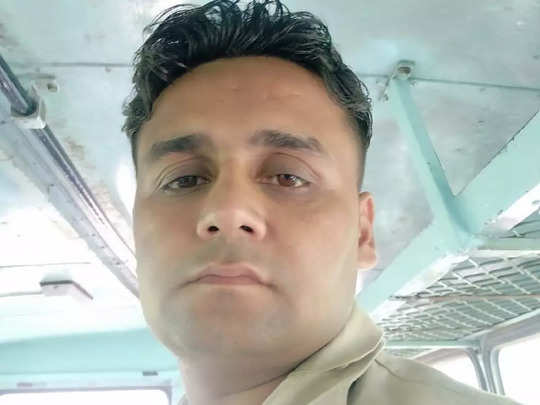 Also special mention to the bus conductor, Paramjit who along with Driver Sushil helped Rishabh. Very grateful to these selfless guys who had great presence of mind and a big heart. Gratitude to them and all who helped.
