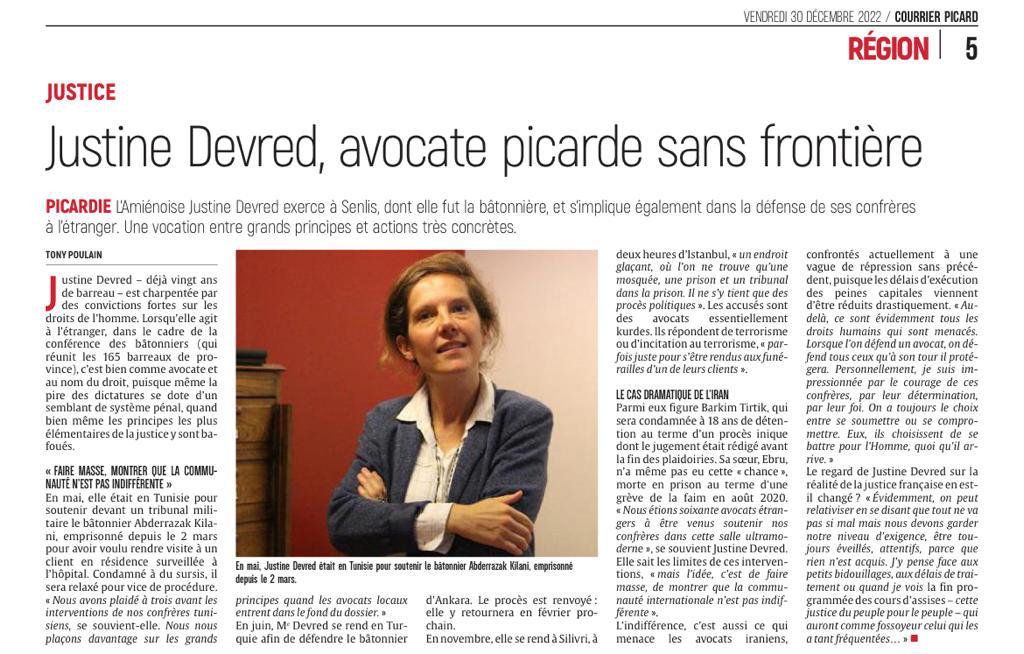 Des avocats sont poursuivis, condamnés, martyrisés dans de nombreux pays, exerçant la défense au péril de leur vie et de leur liberté.
Nous n'oublions pas en cette fin d'année nos Confrères turcs, iraniens, tunisiens...
En 2023 comme en 2022 la <a href="/Conf_Batonniers/">ConférenceBâtonniers</a> sera à leurs côtés