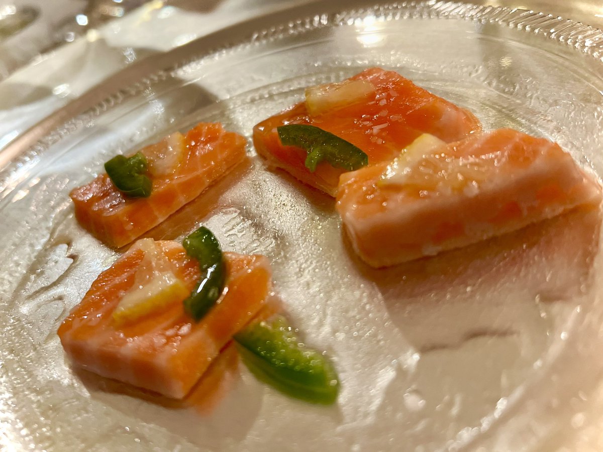 RoebuckSteve1's tweet photo. A fun #food and #winepairing #dinner at a dear friends house last night
#chardonnay #wineintheglass #culinary #foodiechats #foodandwine #winetime #winetasting #wineparty #winedinner #wine #foodie #eat #Burgundy #luxurylife #luxurylifestyle #sommchat #sommelier #winelovers https://t.co/9B8bG37x1l