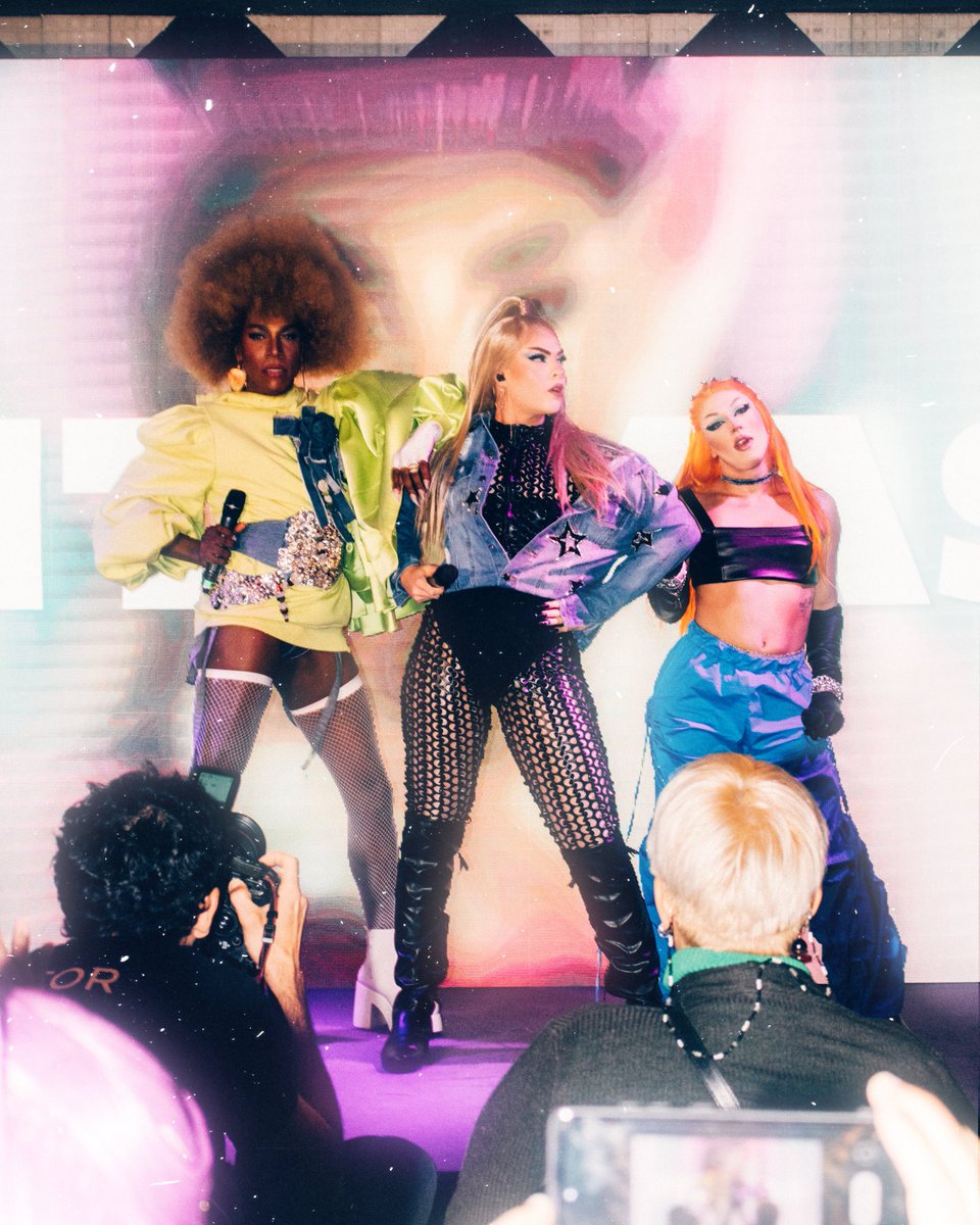 escutai's tweet photo. Em live no Instagram, o Trio Pitayas revelou que o grupo não acabou, porém, devido a falta de patrocínio e a logística complicada para manter o projeto no mercado, elas estão recalculando a rota para que o grupo continue em atividade. https://t.co/8kbR6B9RX2