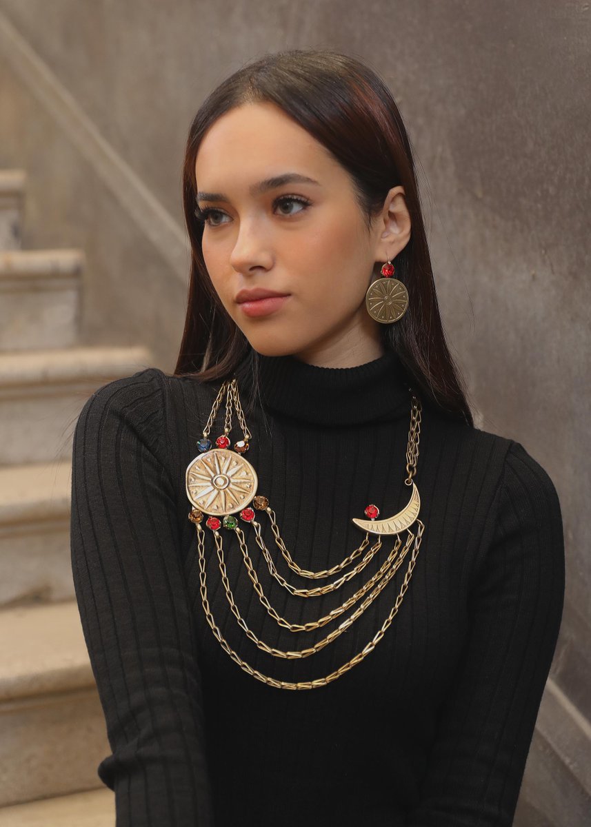 SamiAmindesigns's tweet photo. Place your order now and get ready for the New Year!
Dm us your order.
https://t.co/MlXVFhodA7
#SamiAminDesigns #ShamsNewClassic2023 #NewClassicCollection #Handmade #Brass #Crystal #ArtPiecesToWear https://t.co/Yqyl1Jg1UO