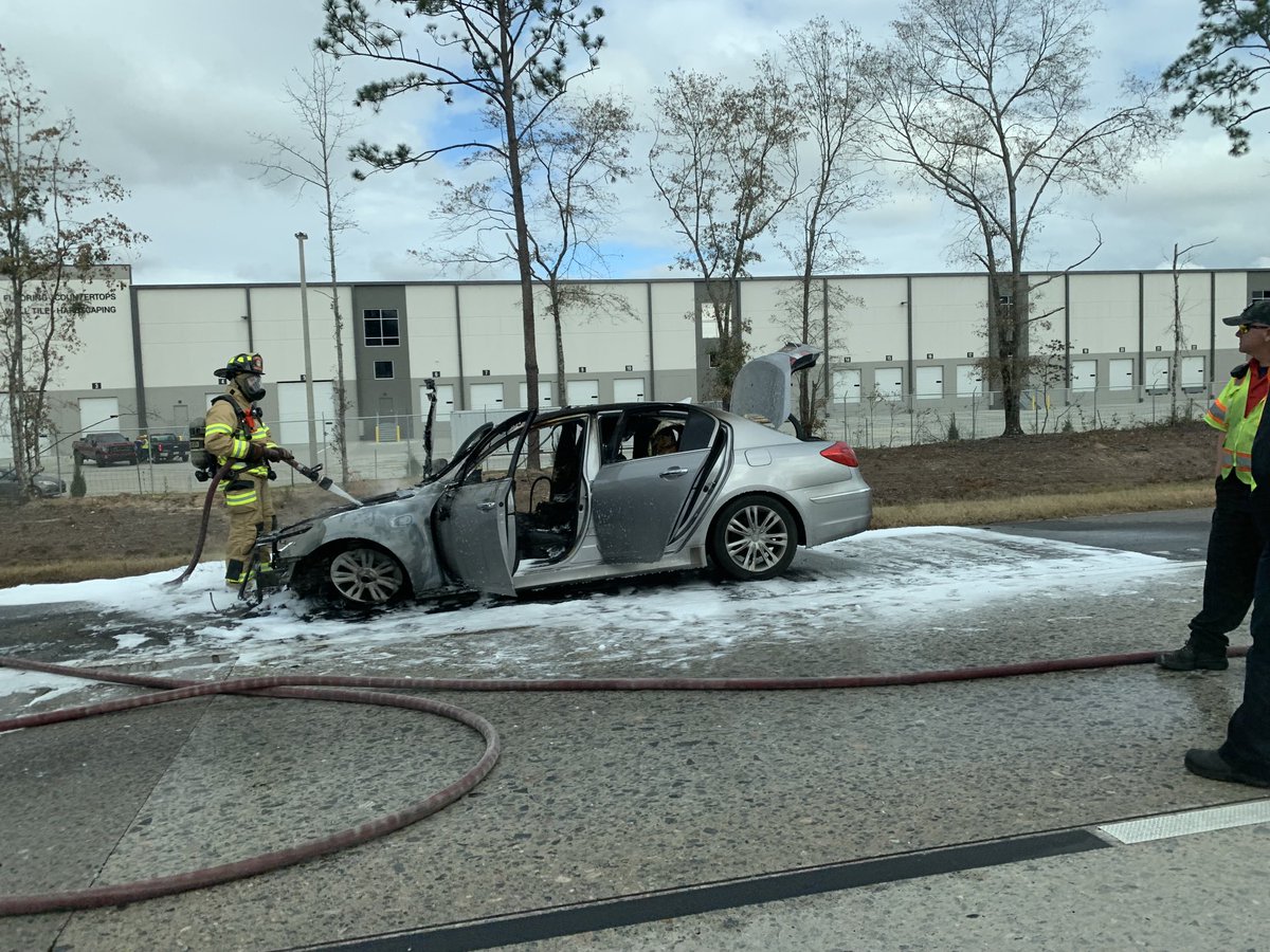 Traffic down to one lane on I-16 westbound near Bloomingdale Road after car catches fire near Exit 152 #trafficalert