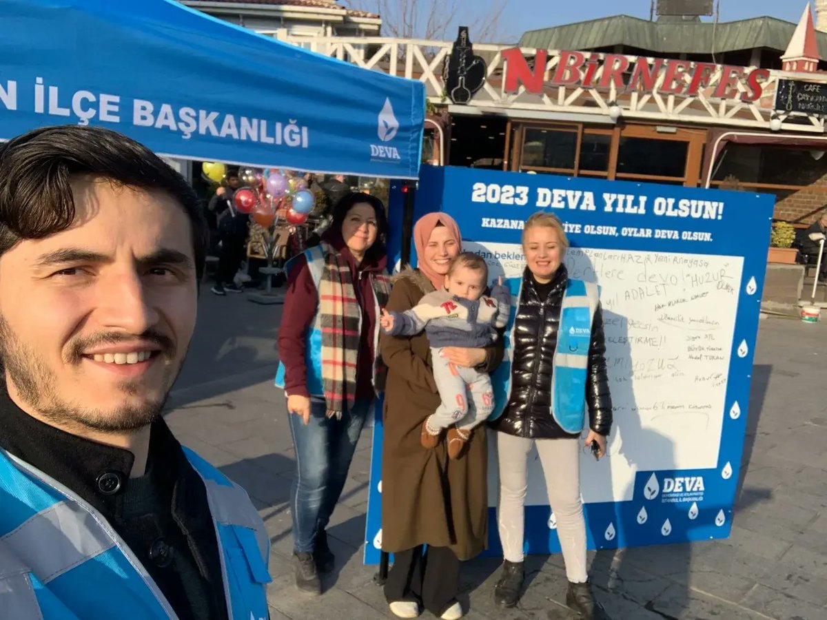 EyupsultanaDeva's tweet photo. İkinci günümüzde de 2023 DEVA yılı olsun, kazanan TÜRKİYE olsun dedik, 2023 yılına dair beklentilerini ileten ve yoğun ilgi gösteren tüm vatandaşlarımıza teşekkür ederiz. Beklentilerin karşılandığı bir yıl olması için 2023 de de çok çalışacağız💧🌱
#2023tenDileğim
#DEVAOlsun https://t.co/fHlSQdNYck