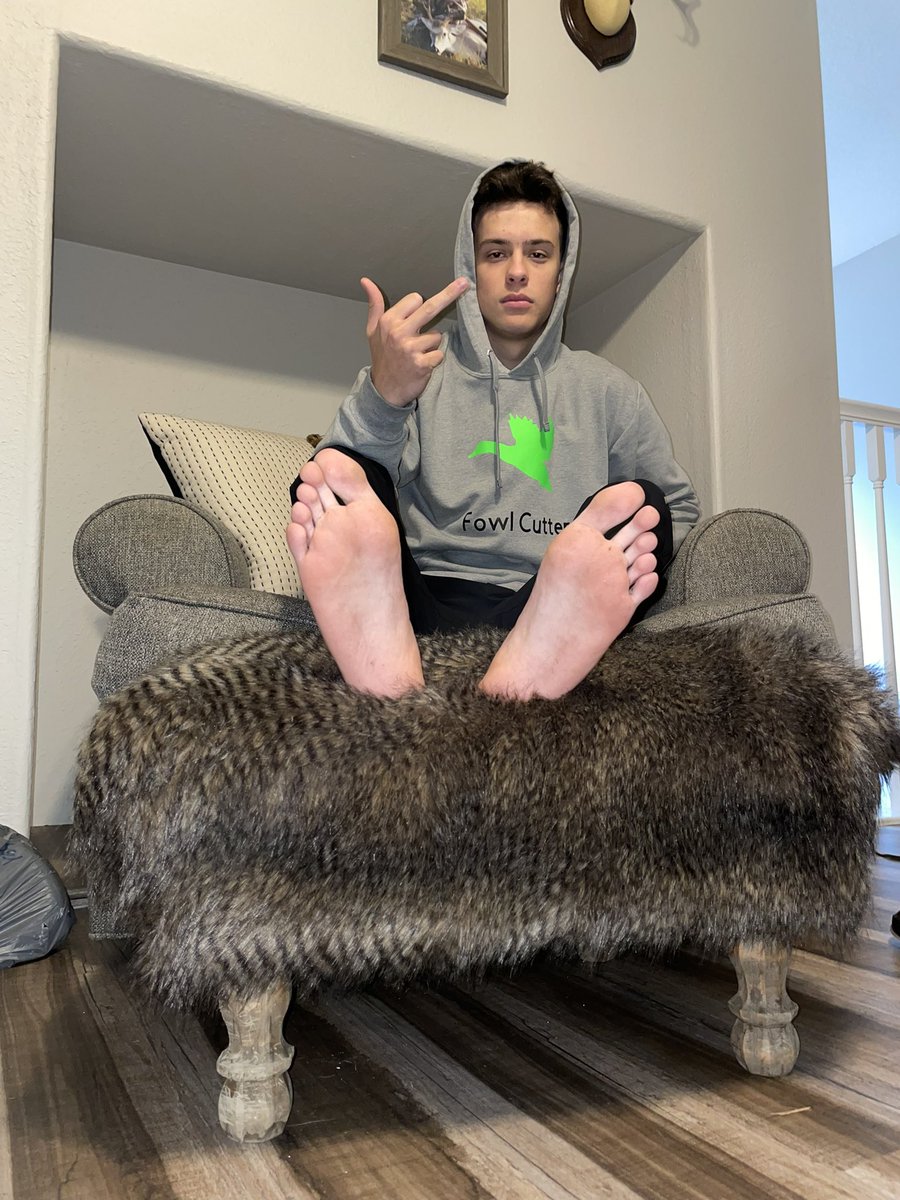 MasterGary98's tweet photo. Which one of you subs are sending these alpha soles birthday money? https://t.co/8DIOSpYO3H