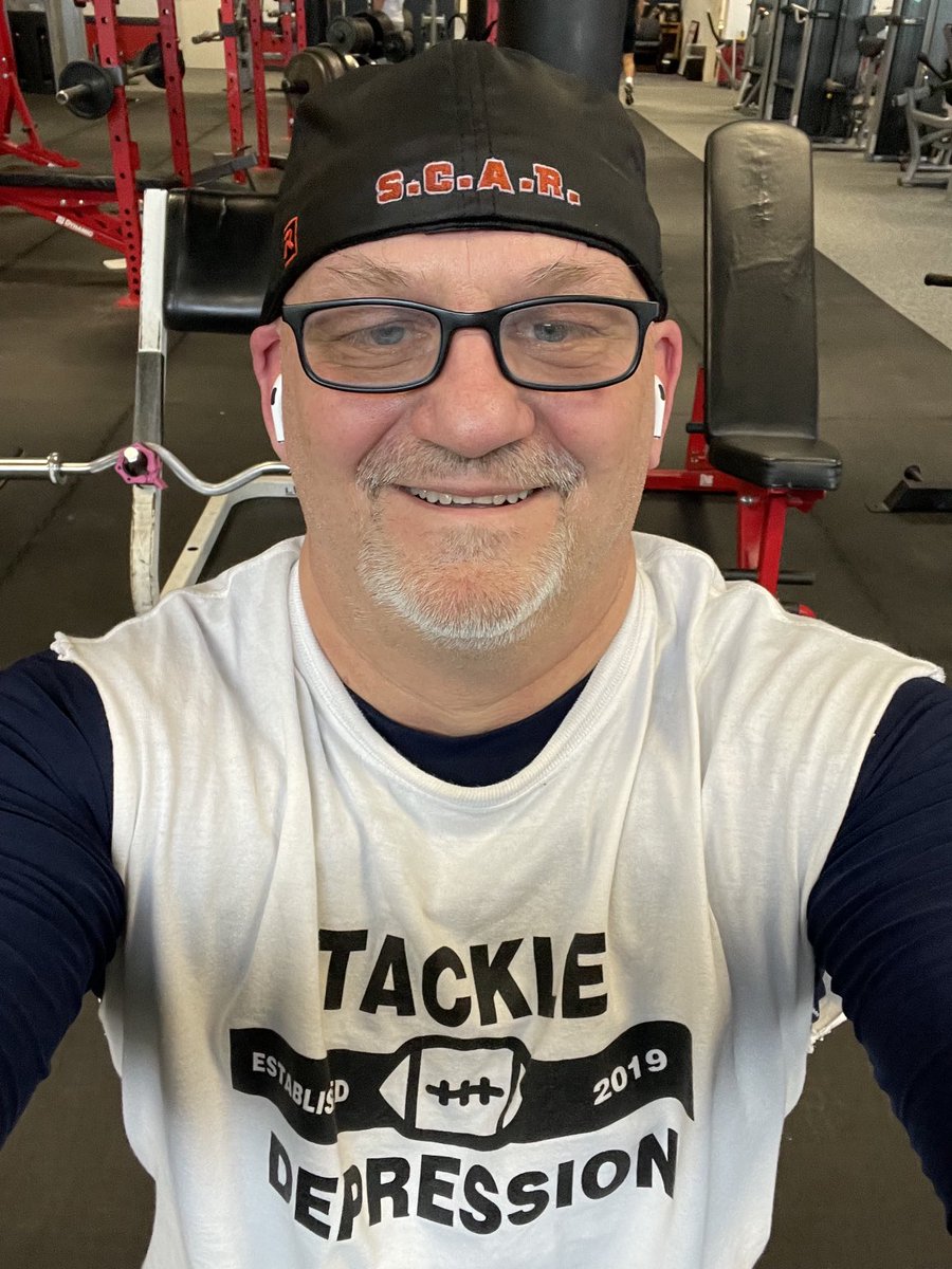 CoachFreier's tweet photo. (1/2) Pre New Years #commit2prepare workout. Rockin’ the @FHS_tigersfb hat and @TackleDpression shirt with two messages! First, commit to your team, teammates, and team core values. Armed with those you will make all the right choices… https://t.co/LaRBfXlBFD