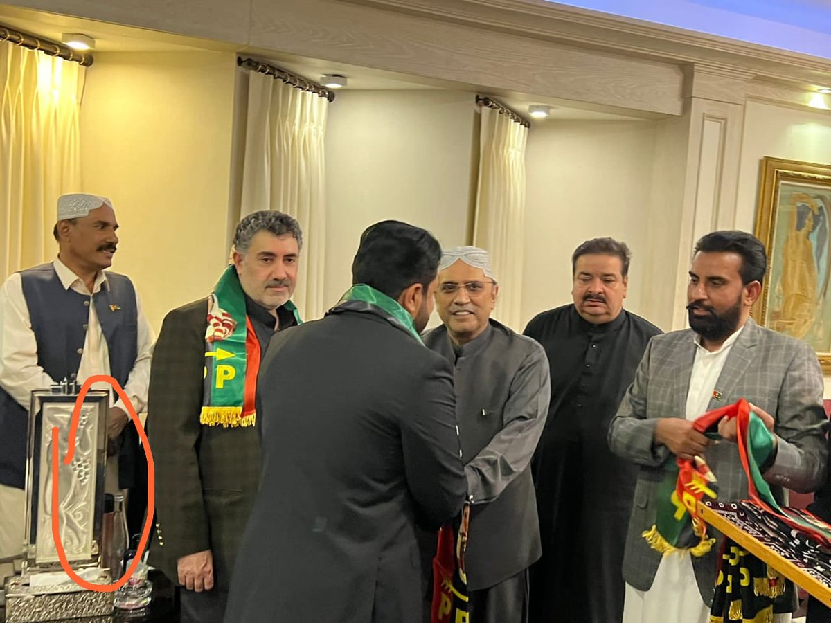 N_awazisH's tweet photo. بلوچستان سے اہم شخصیات پاکستان پیپلز پارٹی میں شامل۔
جن میں ممبر اسمبلی میر ظہور بلیدی، سلیم کھوسو، سابق وزیر فشریز میر رؤف رند، سابق وزیر  میر اضغر رند، 
سابق اسپیشل اسسٹنٹ وزیر اعلیٰ بلوچستان آغا شکیل درانی میر نعمت زہری �� دیگر
شامل ہیں
@ZahoorBuledi @AghaShakeel1980 https://t.co/KqveJuz6nz