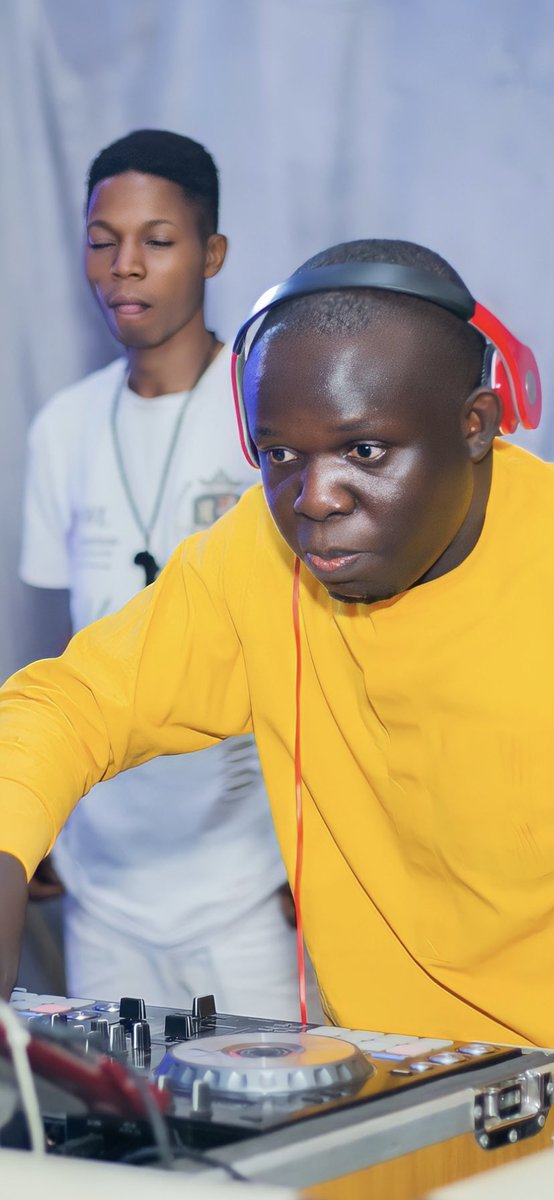 iamdjkinging's tweet photo. The best thing about being a DJ is making people happy  , Variety is good - in music and in life. https://t.co/wZItMv3DiH