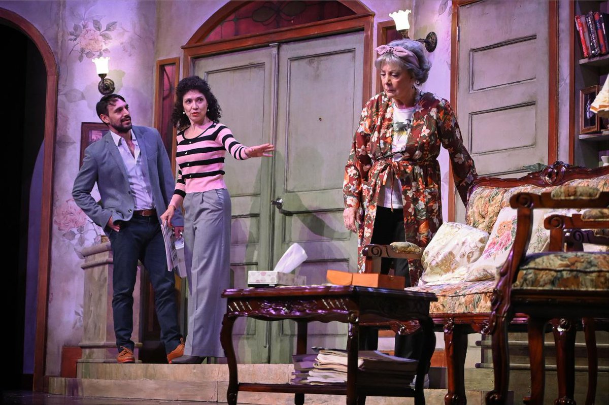 100m2Obra's tweet photo. ¡🚨Hoy es la última función de #100m2Obra. ¡Adquiere tus boletos y acompaña a #JacquelineAndere y @AnaKarinaGE en esta historia 🗝️!

📍 Nuevo Teatro Libanés
🔘 Vie. 30 de Dic. | ⏰ 6:30 p.m.
🎟️ https://t.co/YPk9I6bJFy https://t.co/CMXB4ro4Fh