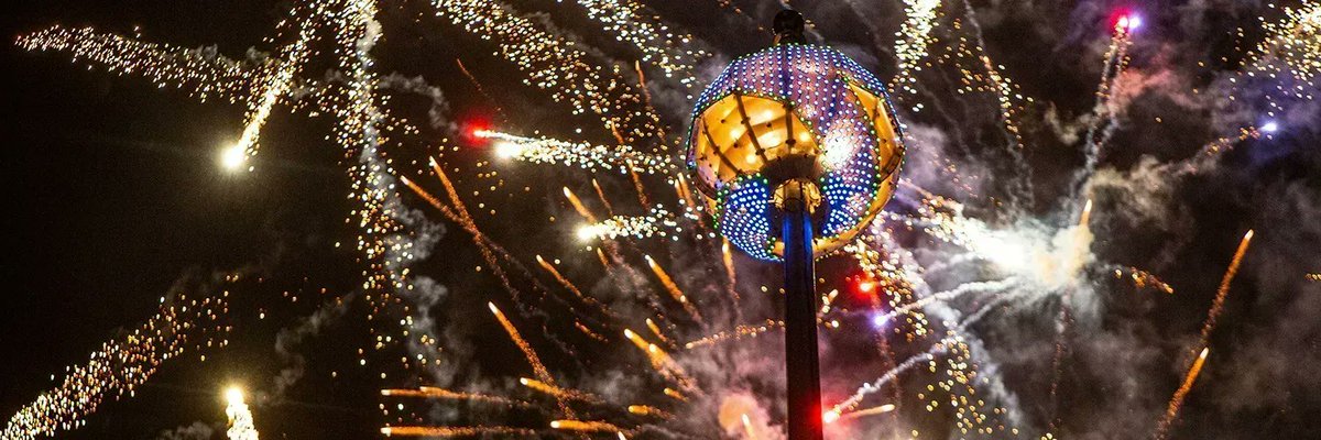 DowntownPitt's tweet photo. See you in #DowntownPittsburgh for @Highmark #FirstNightPGH! Celebrate New Yearβs Eve with events for the whole family:
π Kick-Off Fireworks
π€ Live music by INEZ
βοΈ Ice Maze
π NYE Parade
...and much more
Get all the details β‘οΈ https://t.co/tE4ouQDT25
@CulturalTrust https://t.co/Wsq28nkDgE