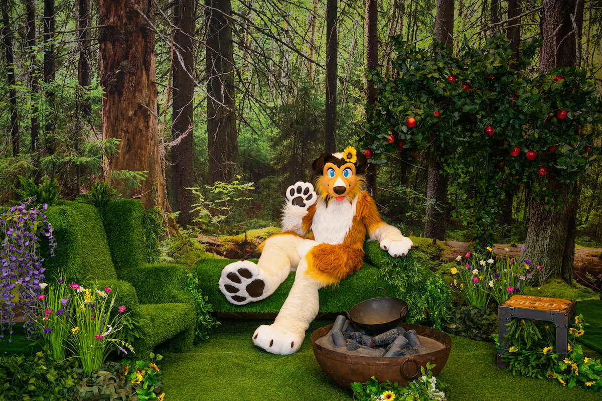 WoleverWuff's tweet photo. Then it was off to Confuzzled #cfz #cfz22 which was my first con since 2019! Absolutely one of my favourites as well. I was lucky enough to grab the Starpups apron from @Arcais_Panda #FursuitFriday
๐ธ:@kenara_girl @Jay_Quokka @marcus_techkat and one from the official photoshoot https://t.co/0rOMfkDdN0