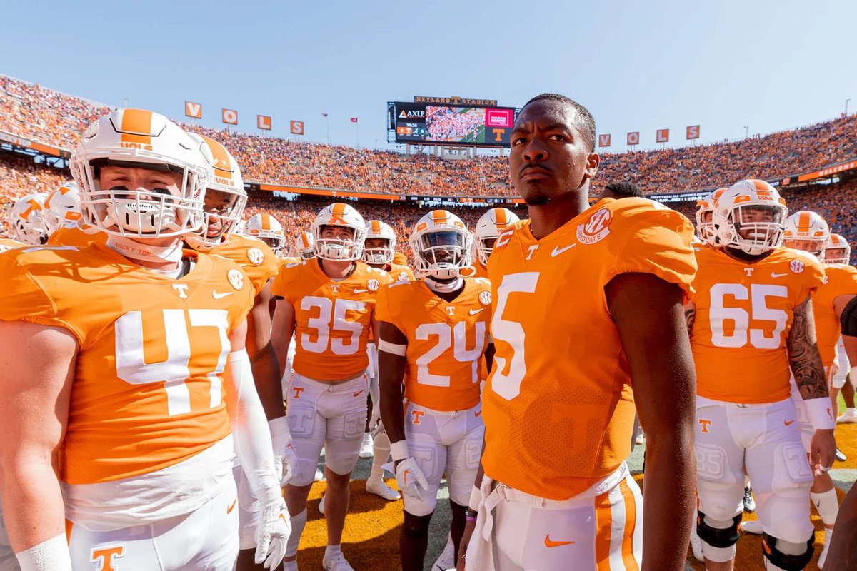 This pic is fire! A general about to lead his troops into battle. Thank you <a href="/henhook2/">Hendon Hooker</a> for your character, your leadership, and your joy of football! I pray your next steps will continue to glorify Christ in all you do.

📸Andrew Ferguson/Tennessee Athletics <a href="/Vol_Football/">Tennessee Football</a>