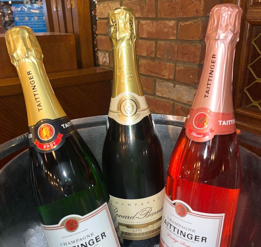 It's Fizz Friday !! Come see what offers we have on our prosecco and champagne on New Years Eve Eve !!!