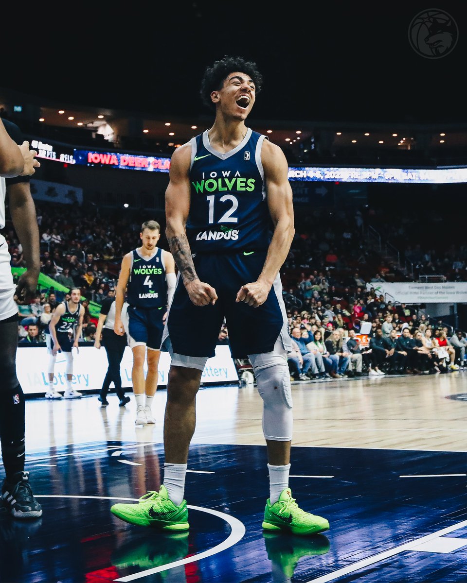 .<a href="/DJCarton/">DJ Carton</a> over the last 4 games:

26.5 ppg | 9 rpg | 4.5 apg | 69.1% FG | 62.5% 3P

The kid from Bettendorf is BUILT FOR THIS 🐺