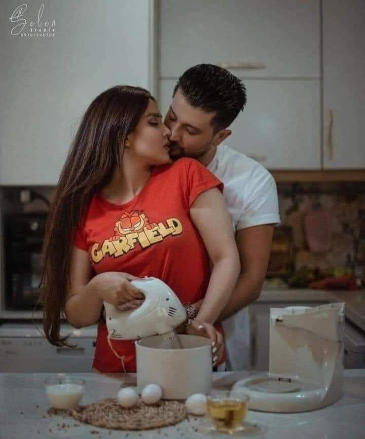 bnswmr22's tweet photo. شافها  زعلانه

سألها شبيج؟

كالتله احضني واحجيلك

حضنها

هي نست وجعها❤ وهو نسه يسألها❤

واني_تأثرت_وحضنت_الصوبه_واحتركت 😂 https://t.co/OcwLfovxwY