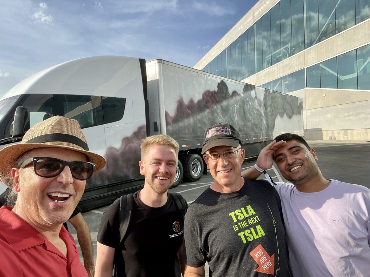 LandonoftheWest's tweet photo. @Kristennetten 👍🏻 Enjoying @Tesla fam 🤗 🚘 
#GigaTexas #CyberRodeo #Shareholders22 #Starbase 
 Fabulous ‘22, here comes an amazing ‘23!
Happy New Year, Kristen! 🎉
@marvelwonderkat @kimpaquette @Sapphire2313 @___alexys___ @elonmusk @live_munro @mundanemun @TeslaUniverse_ https://t.co/H4f2FketkG
