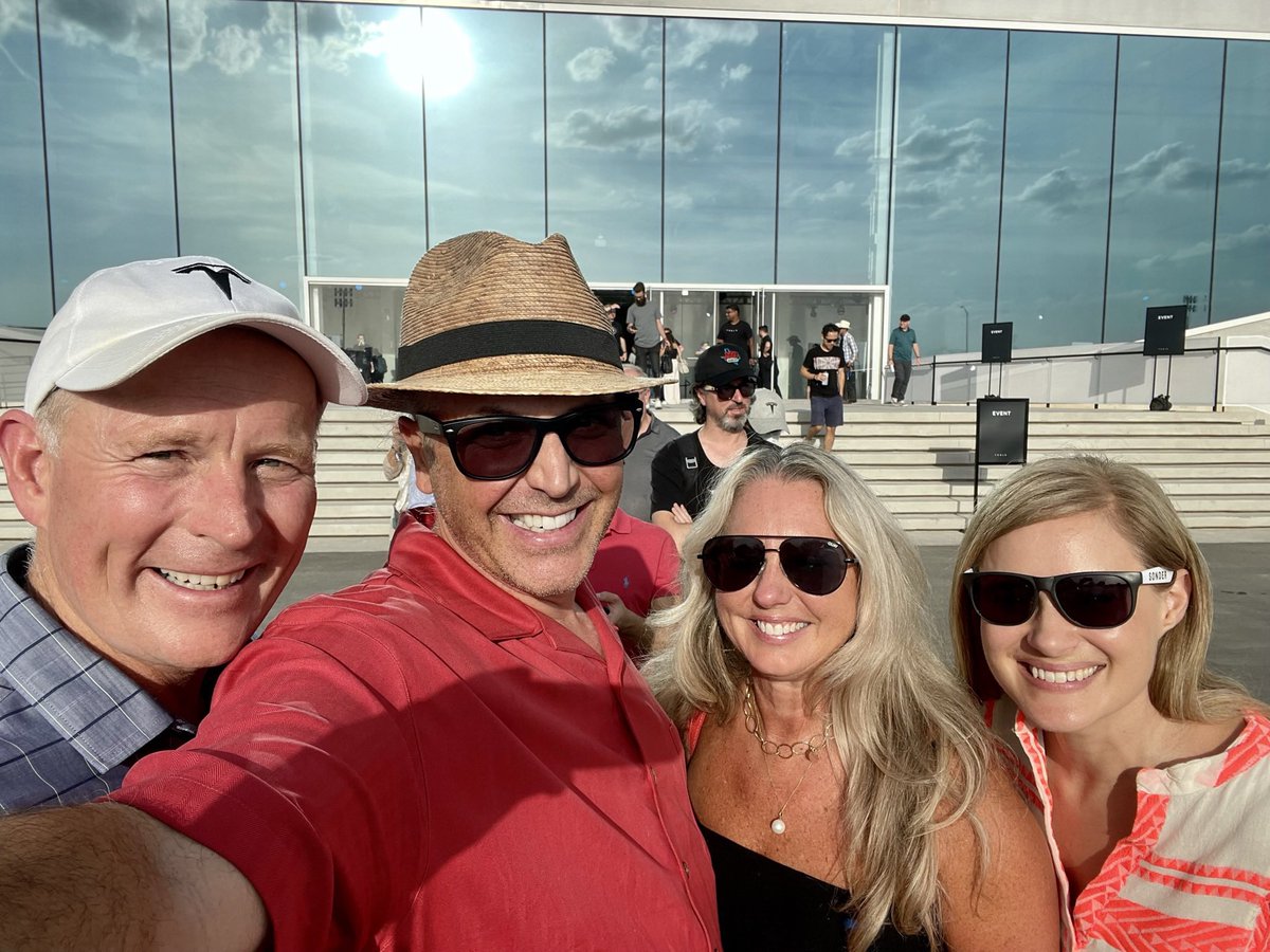 LandonoftheWest's tweet photo. @Kristennetten 👍🏻 Enjoying @Tesla fam 🤗 🚘 
#GigaTexas #CyberRodeo #Shareholders22 #Starbase 
 Fabulous ‘22, here comes an amazing ‘23!
Happy New Year, Kristen! 🎉
@marvelwonderkat @kimpaquette @Sapphire2313 @___alexys___ @elonmusk @live_munro @mundanemun @TeslaUniverse_ https://t.co/H4f2FketkG