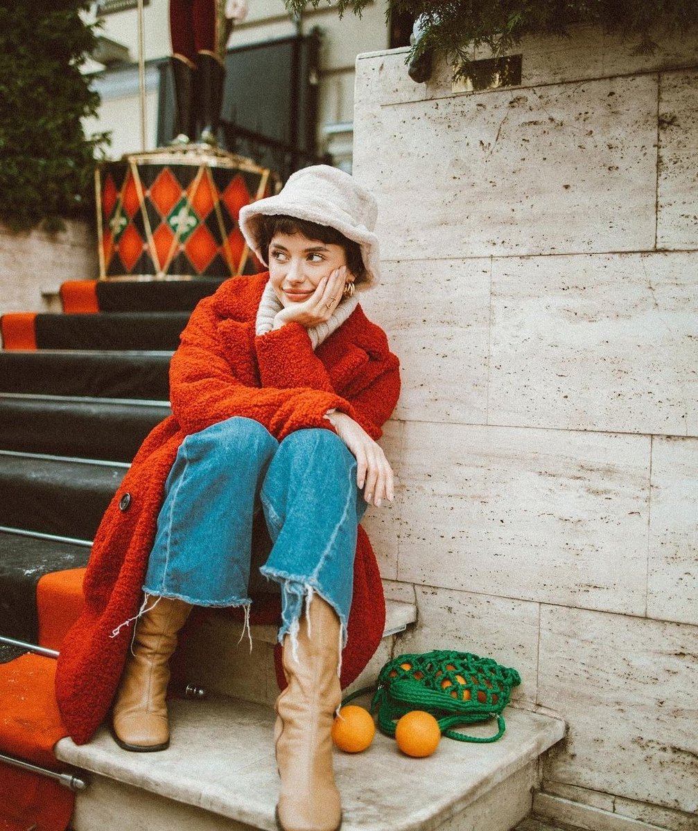 RARAAVlS's tweet image. ❝ i refuse to be held prisoner by fear. ❞

     ruth stern. gryffindor. optimist.
     an original character for the
     harry potter verse. era flex.