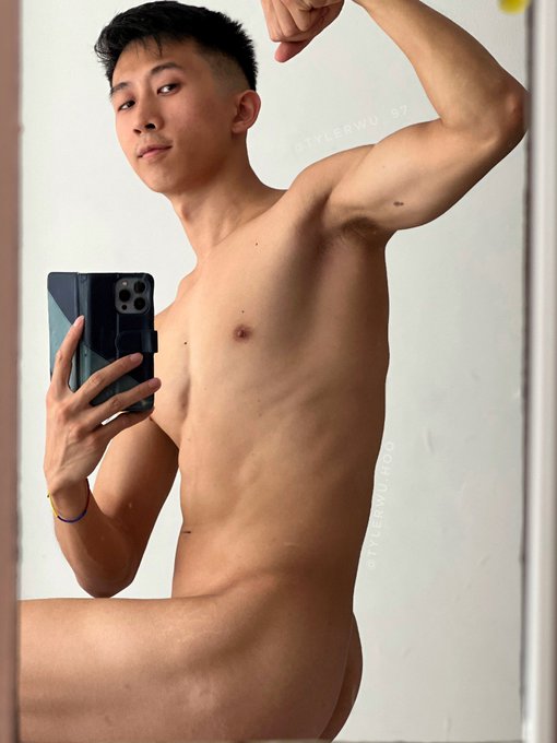 Good morning, who wants a bite? https://t.co/auZq375KeL