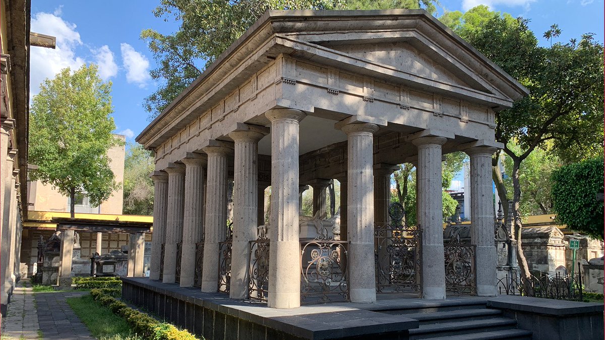 turismocdmx's tweet photo. ¡Ven a descubrir Museo Panteón San Fernando @PanteonSanFer!

Este sitio en el Centro Histórico te espera con recorridos guiados para apreciar las tumbas de importantes personalidades históricas de México.😯
 
Conócelo y no te pierdas su programación cultural.😉 https://t.co/RvRtCb4wKY