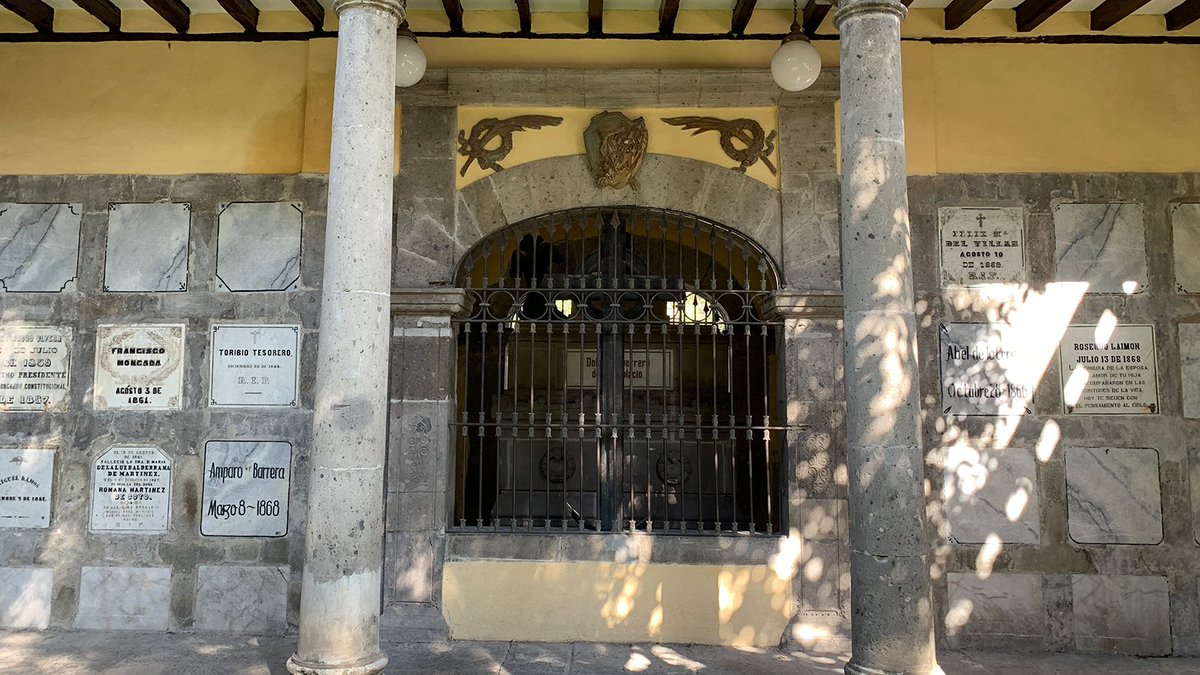 turismocdmx's tweet photo. ¡Ven a descubrir Museo Panteón San Fernando @PanteonSanFer!

Este sitio en el Centro Histórico te espera con recorridos guiados para apreciar las tumbas de importantes personalidades históricas de México.😯
 
Conócelo y no te pierdas su programación cultural.😉 https://t.co/RvRtCb4wKY