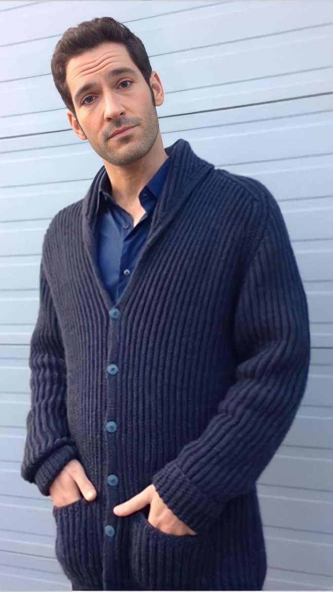 AmandaBelleLee's tweet photo. #DrewBrown from #GouletPens is wearing #TomEllis’ cardigan & probably offends me more than it should 😂😂😂 #TheAudacity #joking @TomsCardi https://t.co/KcgWpVdgvf