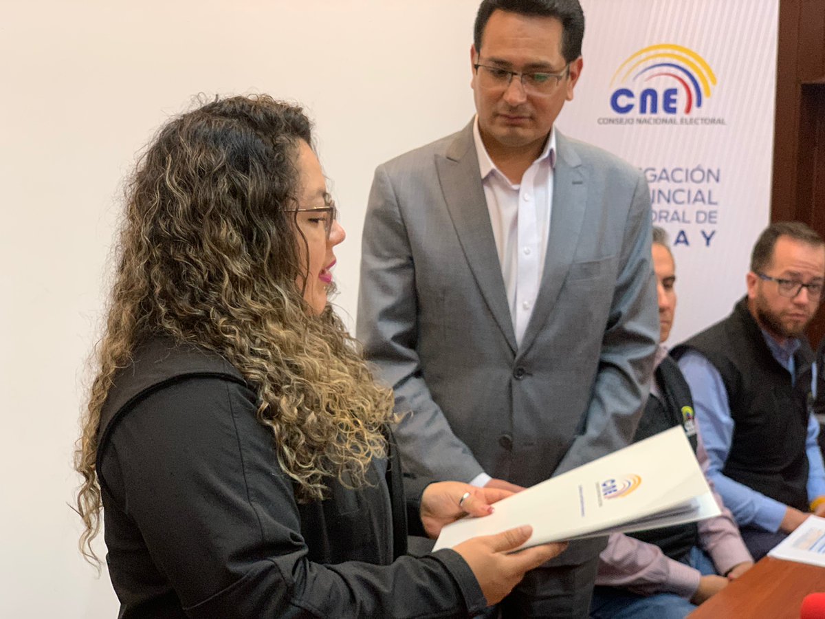 CNEAzuay's tweet photo. [BOLETÍN] 🗞️Hernán Samaniego será el moderador para el debate en #Azuay.

#AzuayDebate2023
#Elecciones2023Ec

Los detalles. 👉https://t.co/WoQw6cTWqU 👈 https://t.co/0EDocXdk6G