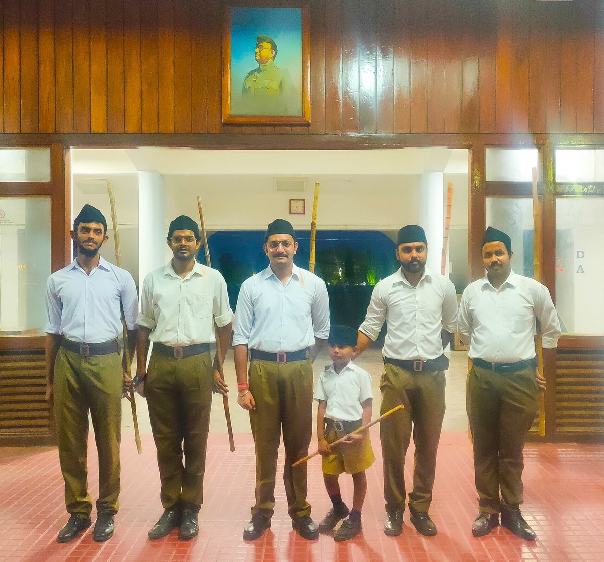 ImSiddhanth_'s tweet photo. संघ शक्ति कलियुगे: 🚩
Joined a "ROUTE MARCH" organized by Rashtriya Swayamsevak Sangh (RSS) Andaman &amp; Nicobar Islands. Mananiya  Ji's presence enhanced the grace of the program.

#rashtriyaswayamsevaksangh #andaman #siddhanthraisharma https://t.co/llHvFIzFcK