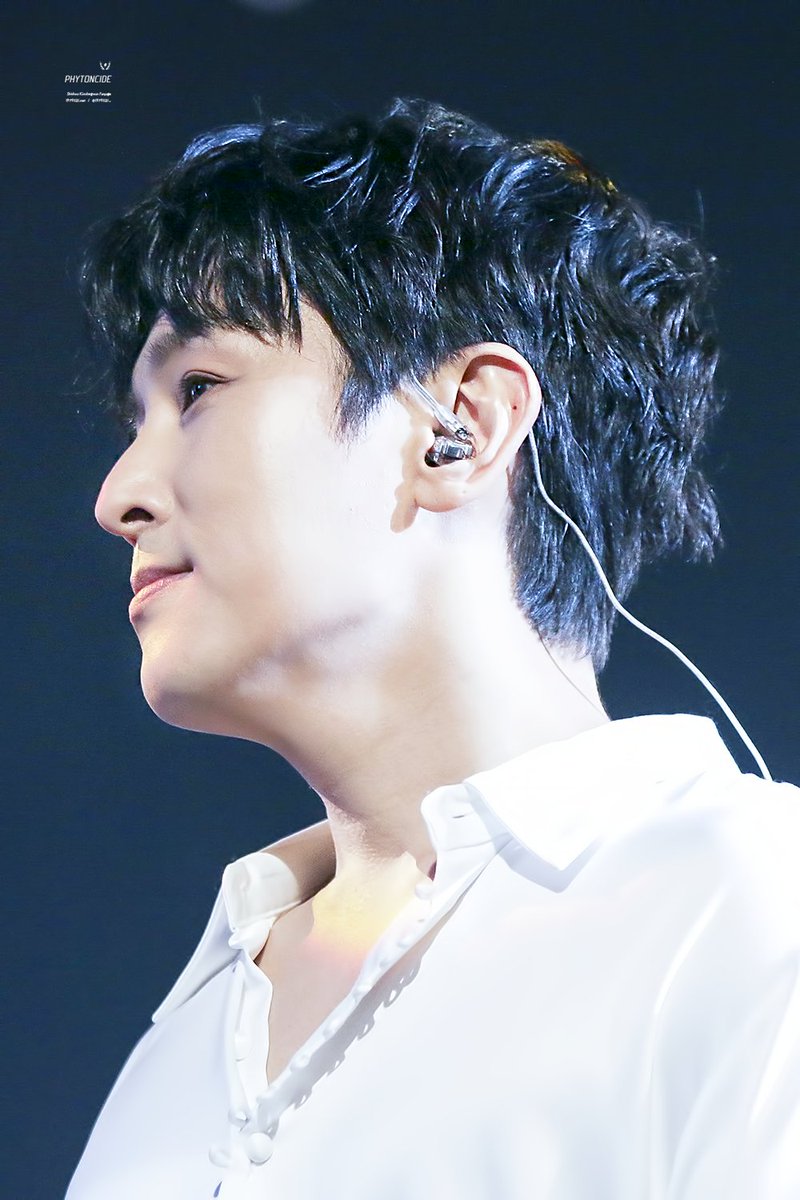 19791121_'s tweet photo. 221230 신화WDJ 콘서트 직찍
최고십니다🔥

#신화 #김동완 #kimdongwan https://t.co/bhwesDibIr