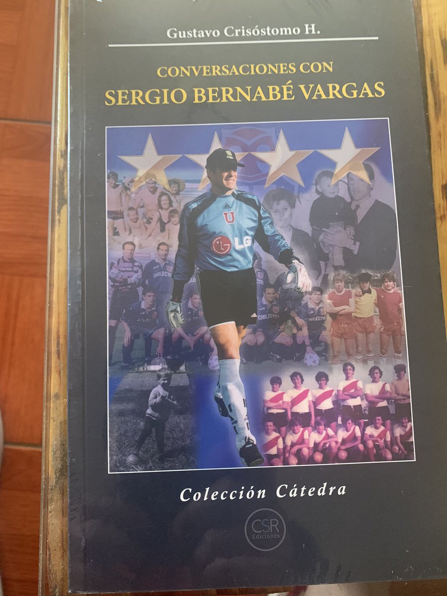 N1c_o1as's tweet photo. Último regalo de navidad y del año 🎅 
Mi primer ídolo y razón por la que vivo el fútbol de forma distinta cuando lo veo y juego: Sergio Bernabé Vargas 🦸 🔵🔵 🦉 📕 https://t.co/DAqes2hoXx