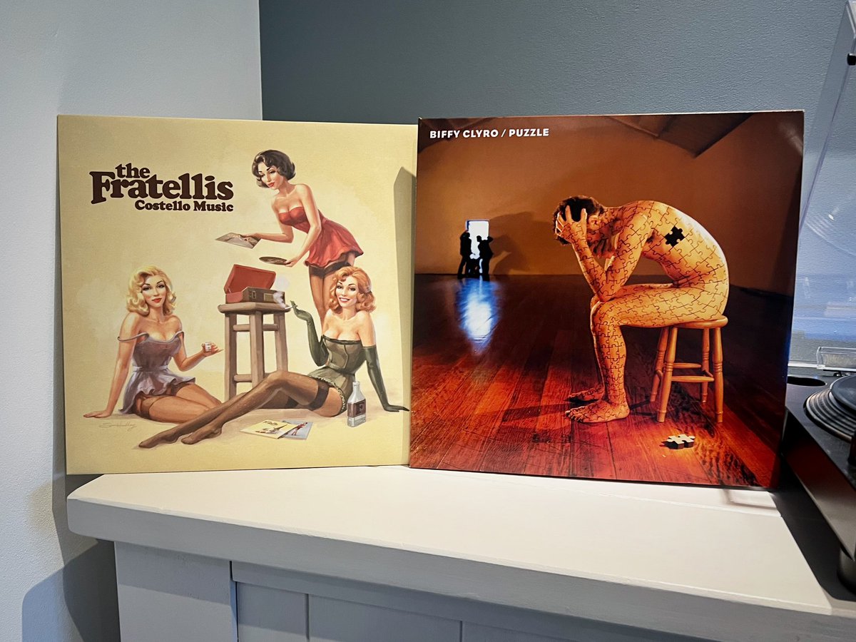 _PHotography6's tweet photo. #NowPlaying There was some great music coming out of Scotland in the 00’s, and these two albums are right up there with the best of them. Both brilliant from start to finish. 🏴
#fratellis #biffyclyro #monthebiff https://t.co/b1zxi0lk2v