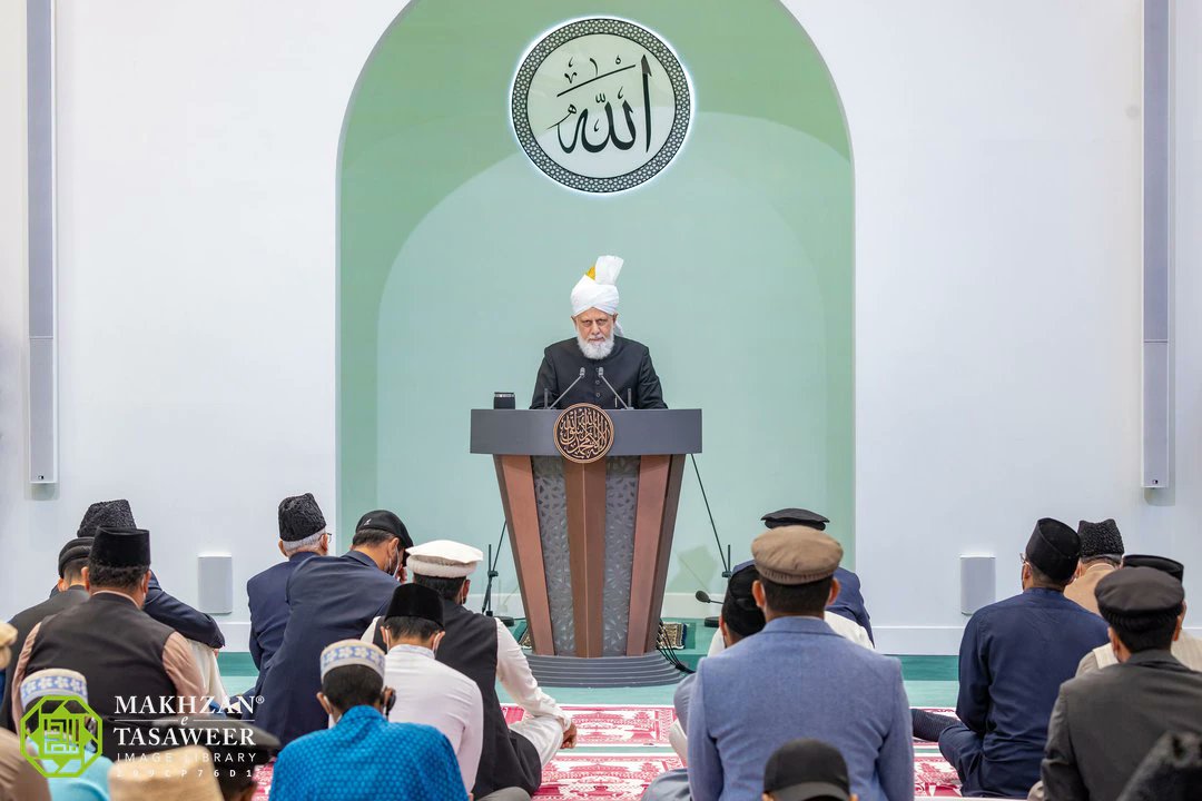 pressahmadiyya's tweet photo. "May Allah save the world from these wars."

In his Friday Sermon, His Holiness Hazrat Mirza Masroor Ahmad said that as the new year approaches, the situation in the world is getting ever dangerous, destruction is at the door &amp; everyone is looking out for their own interests. https://t.co/IqLOQyk2j4