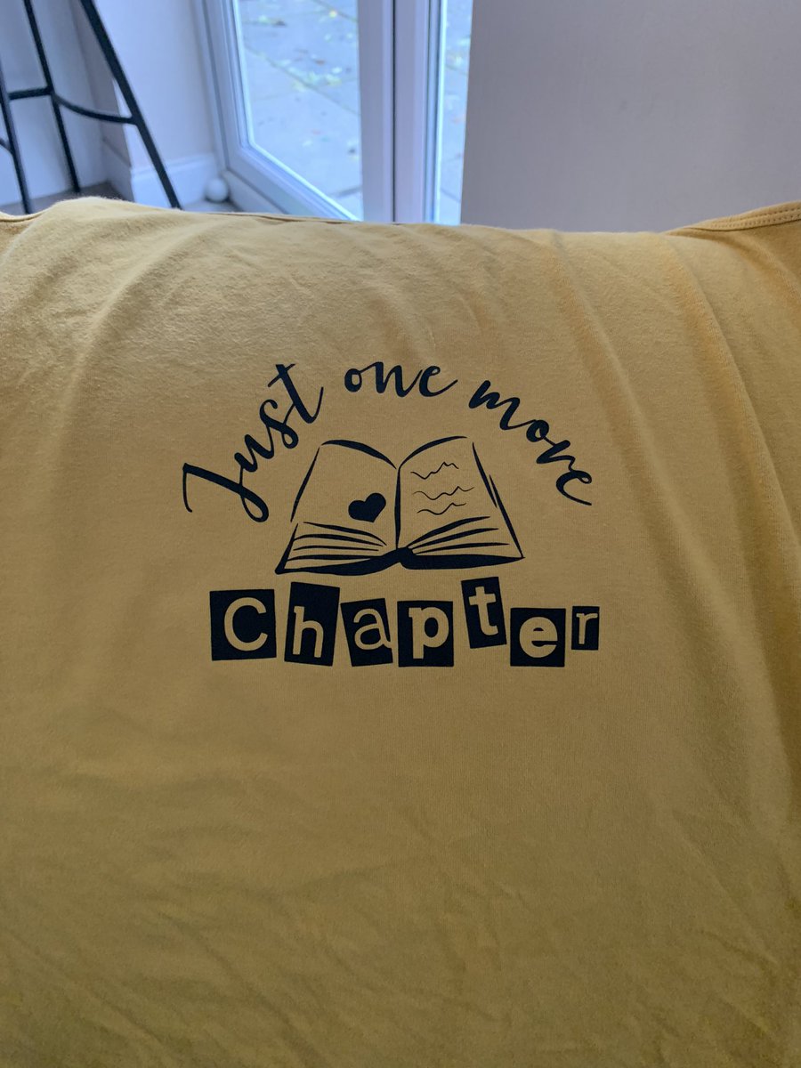NotebooksByLisa's tweet photo. Should have been making notebooks today. Made myself a new vest top instead. 

Tomorrow. Tomorrow I will make the notebooks. Once I’ve ate some Yule log! 

#Christmas2022 #BackToWorkSoon https://t.co/cqwWPh8nbO