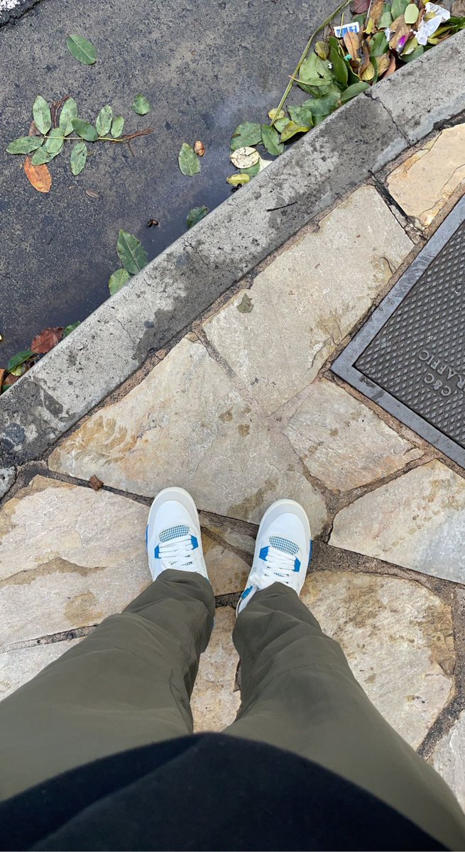 HRios_'s tweet photo. @TBGeneration Military Blue 4s (2012) https://t.co/BfApcNp7mC