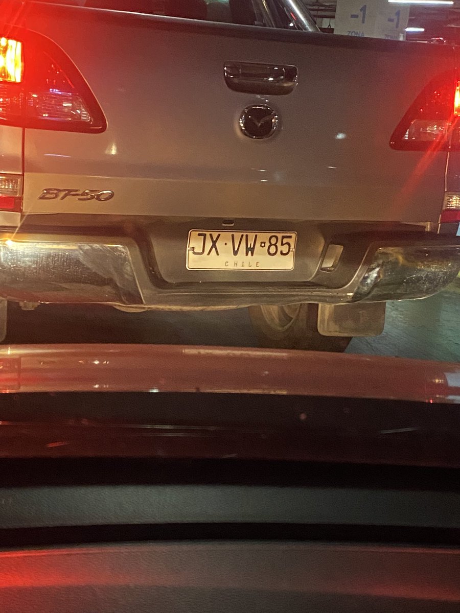 macafdeez's tweet photo. SE BUSCAN MÁS DETALLES DE ESTE SER HUMANO QUE ME CHOCÓ HOY SALIENDO DEL MALL PLAZA EGAÑA Y ESCAPÓ!!! AYUDAAAAAA https://t.co/GsR7SypBPk