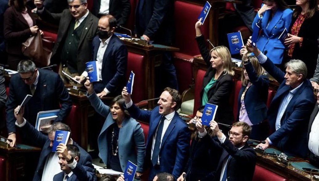 gdcesena's tweet photo. Con l’utilizzo della cosiddetta “ghigliottina” la #destra ha bloccato tutti gli interventi parlamentari riguardo al Decreto Legge #rave: uno sputo in faccia alle istituzioni democratiche e alla #Costituzione Italiana.

L’Italia deve fare meglio di così. L’Italia è meglio di così. https://t.co/J3EuBnaQGl