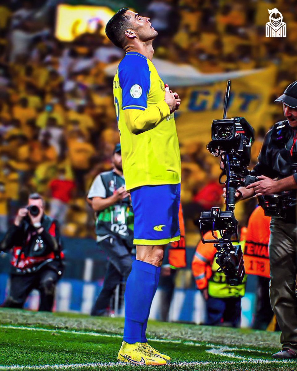 Nfcdiario's tweet photo. بمناسبة توقيع رونالدو سحب على تيشيرت رونالدو بقميص النصر🤩🤩🤩💛

• متابعة حسابنا 
• رتويت للتغريدة

🚨السحب بعد 48 ساعة. 

#رونالدو_نصراوي https://t.co/n27jlPSJh7