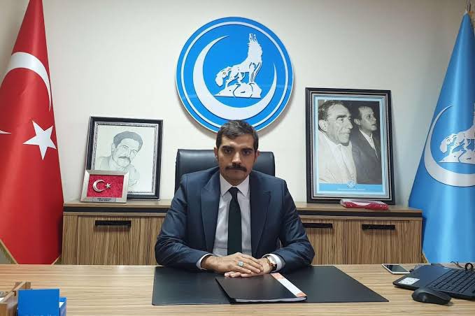 Şerefsiz bir pusuda can veren, eski Ülkü Ocakları Genel Başkanı Sinan Ateş ağabeyime Allah’tan rahmet, ailesi ve sevenlerine sabır diliyorum.
Ülkücü camianın başı sağolsun! #ulkuocaklari #sinanates