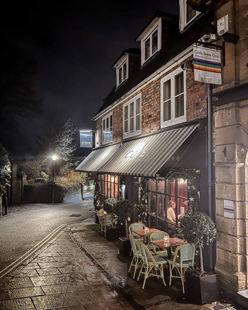 Côte Brasserie on Castle Street, Guildford looking very cozy this evening! #theguildfordian #guildford #surrey #guildfordsurrey #guildfordphotography #visitguildford #experienceguildford #cotebrasserie #coteguildford #brasserie #bistro #guildfordfoodie instagr.am/p/CmzWfqhr09e/