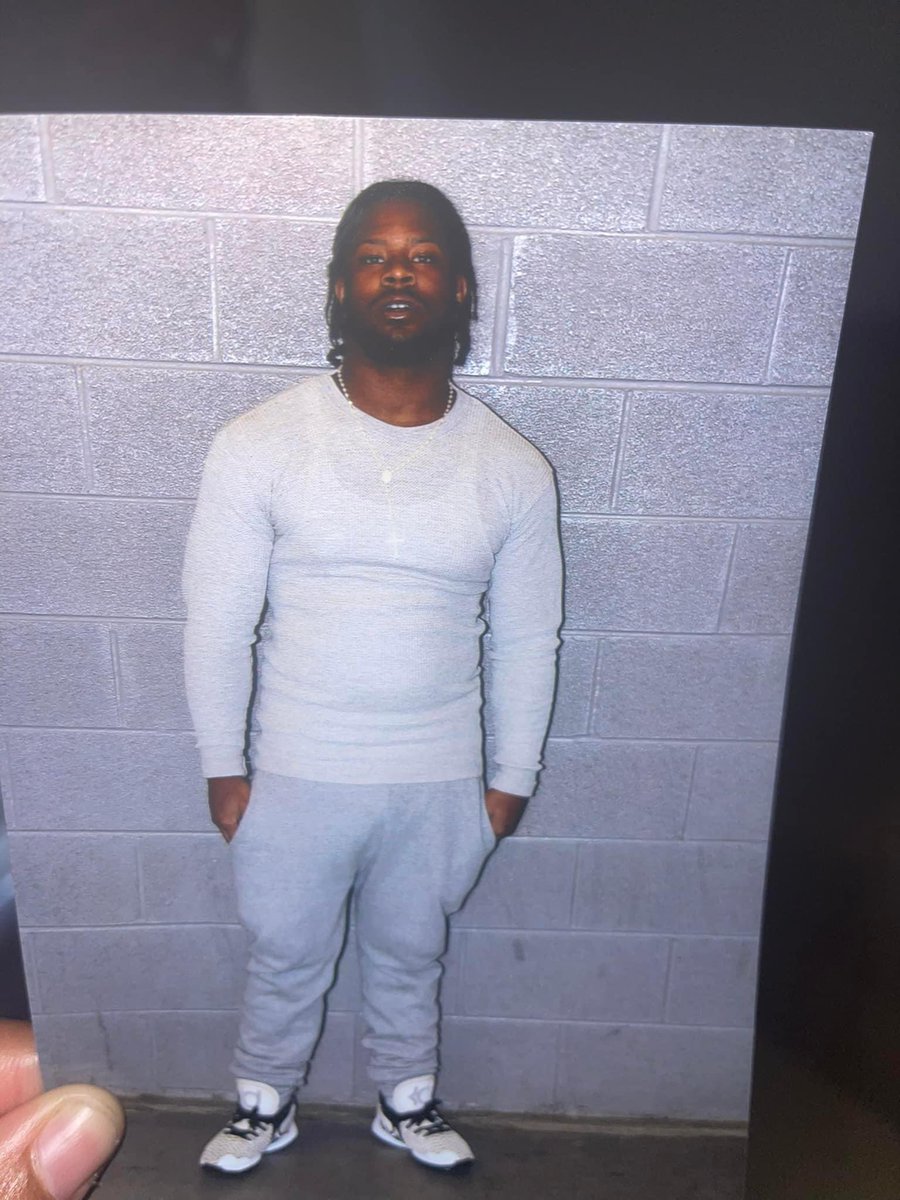 its1yazz's tweet photo. Free the biggest stepper!!
#fedbaby #CoforCO free da bear 🐻 https://t.co/0kqLilAlc8