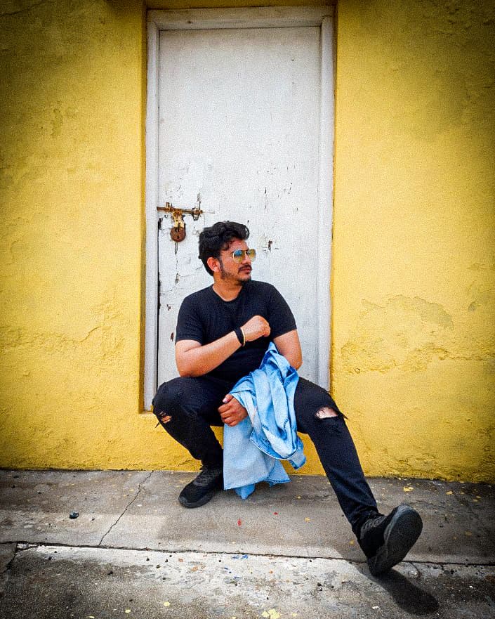 Vickey1110's tweet photo. थोड़ा सीधा साधा हूँ थोड़ा सा हूँ मेड ब्रो 😎
#photooftheday #photography 
#Photo_Folio #model #AfroNationGhana https://t.co/rU1G0SD2bs