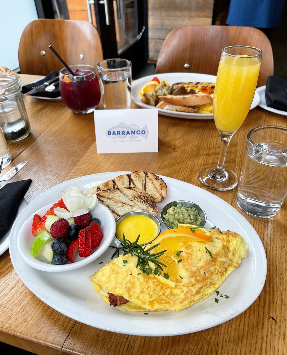 barrancokitchen's tweet photo. Enjoy the last bit of the year with our brunch specials and bottomless mimosas! 

We are also open this New Year's Eve with live music from 6pm-9pm! Make your reservation and come celebrate the last day of 2022 with us!

Holiday Hours:
12/31 11am-10pm
1/1/2023 CLOSED https://t.co/wBa2u5grKX