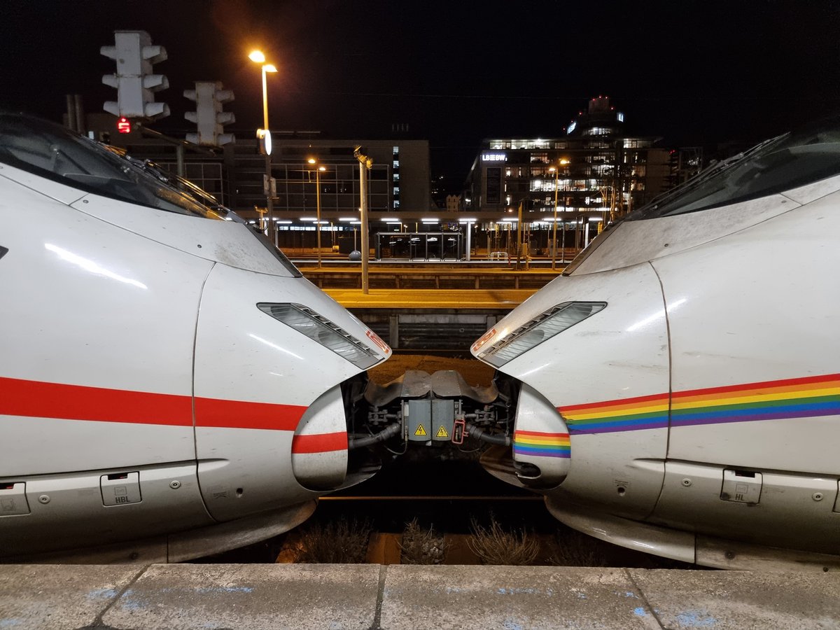 er: "ekelhafte homos lol"
auch er nach 2 bier: