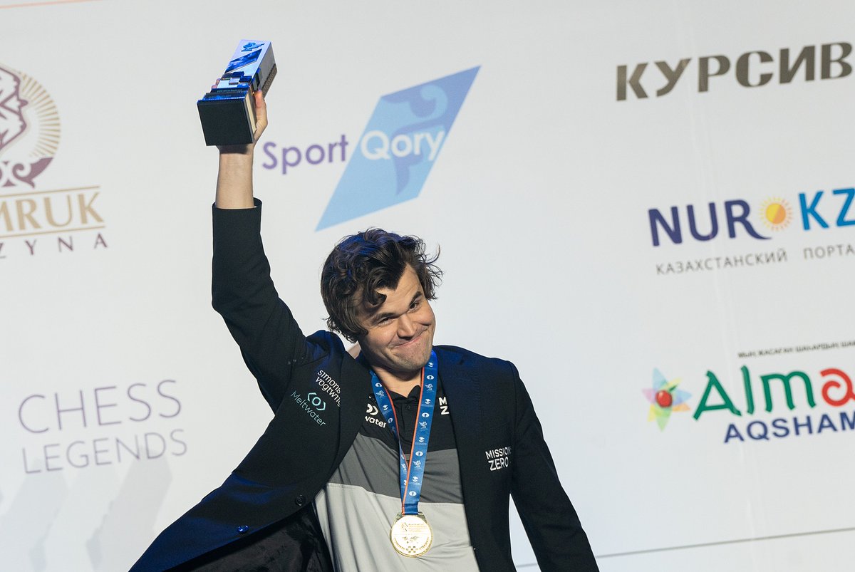 chesscom's tweet photo. 🥇🥈🥉
📸 @photochess https://t.co/ybdInUdZ7f