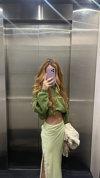 Watch naomi's leaked NSFW photo on TwXstars