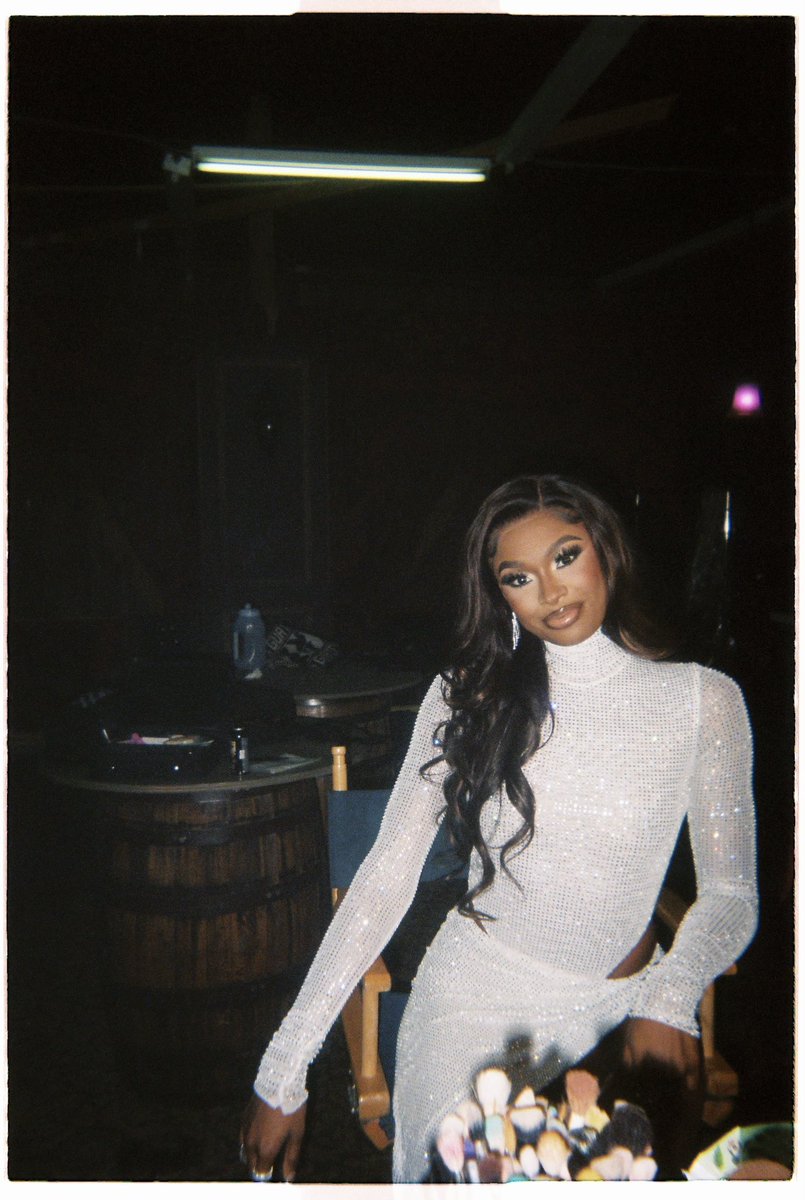 TheRealCocoJ's tweet photo. Here for a good time https://t.co/BIeGLElML3