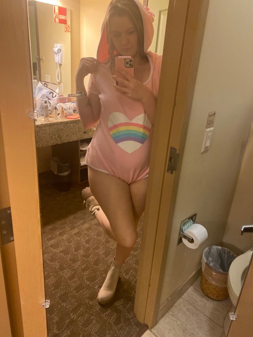 Just ordered like 5 different cosplays, can&rsquo;t wait to try them on for y&rsquo;all 💗 also enjoy my Colossalcon<a href="/tag/myfreecams"class="tags"><span>#myfreecams</span></a><a href="/tag/mfc"class="tags"><span>#mfc</span></a><a href="/tag/onlyfans"class="tags"><span>#onlyfans</span></a><a href="/tag/onlyfan"class="tags"><span>#onlyfan</span></a>