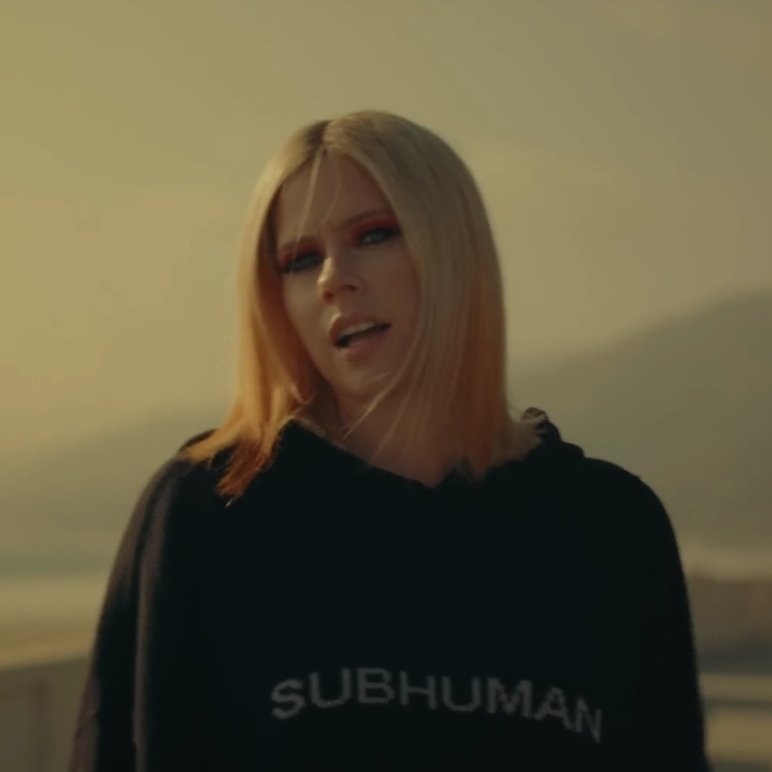 AvrilNewsFans's tweet photo. 🚨 |.@AvrilLavigne's “I'm A Mess” feat. Yungblud is now #17 (+1) on Billboard's Adult Pop Airplay Chart

Avril's highest charting song on Pop Radio since 2011's 'What The Hell' (#13) https://t.co/9H28S7ouW3